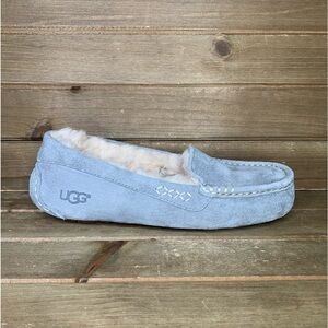 Womens UGG Gray Slipper Size 5 (New)